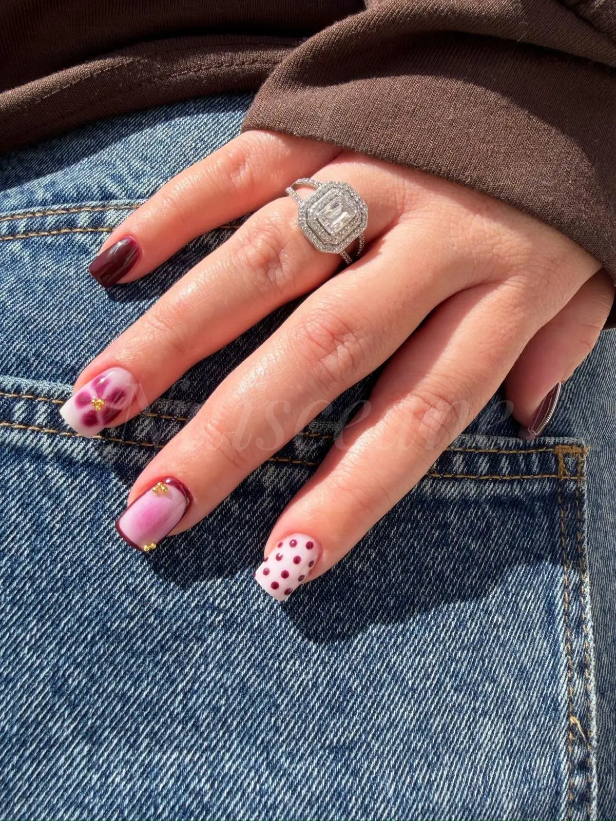 Pose gel bordeaux nail art – Naïsceane Onglerie Peyruis