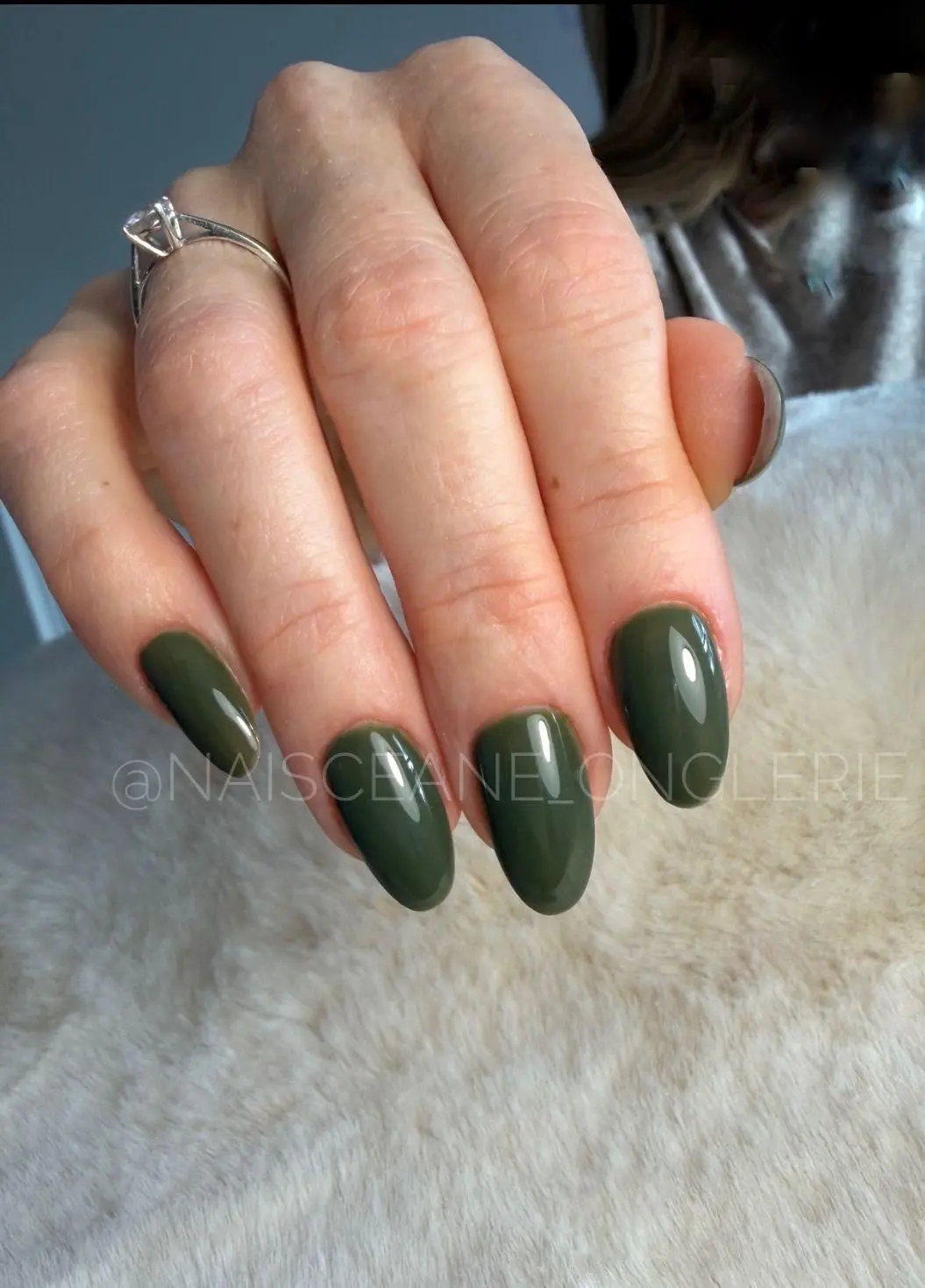 Pose gel kaki – Naïsceane Onglerie Peyruis