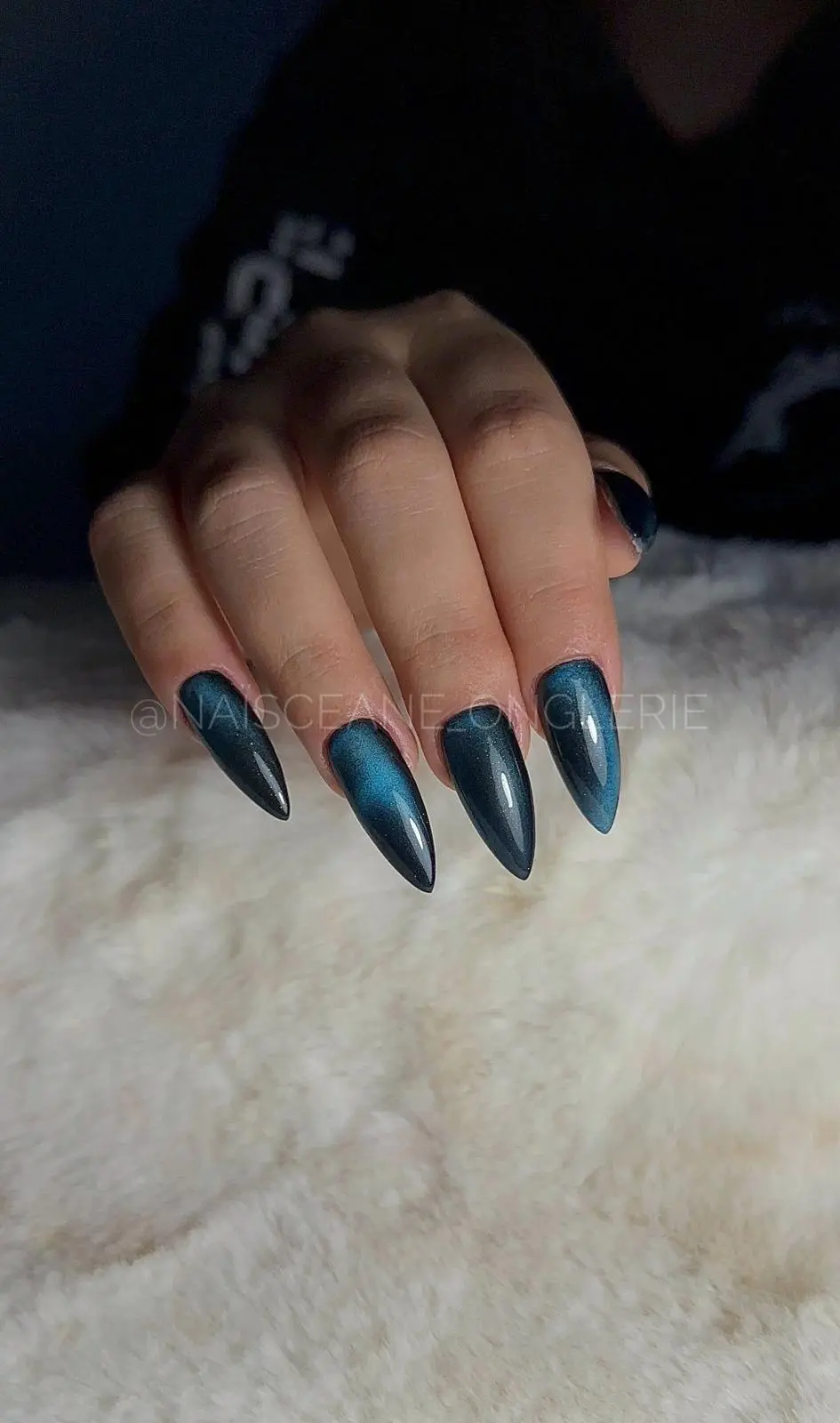 Rallongement XXL bleu cat-eyes – Naïsceane Onglerie Peyruis